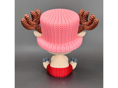 Doctor reno con sombrero rosa estilo crochet - Decoración anime artesanal 3D | Whale 3D Studio