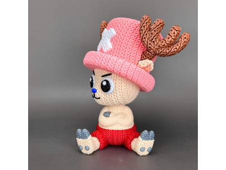 Doctor reno con sombrero rosa estilo crochet - Decoración anime artesanal 3D | Whale 3D Studio
